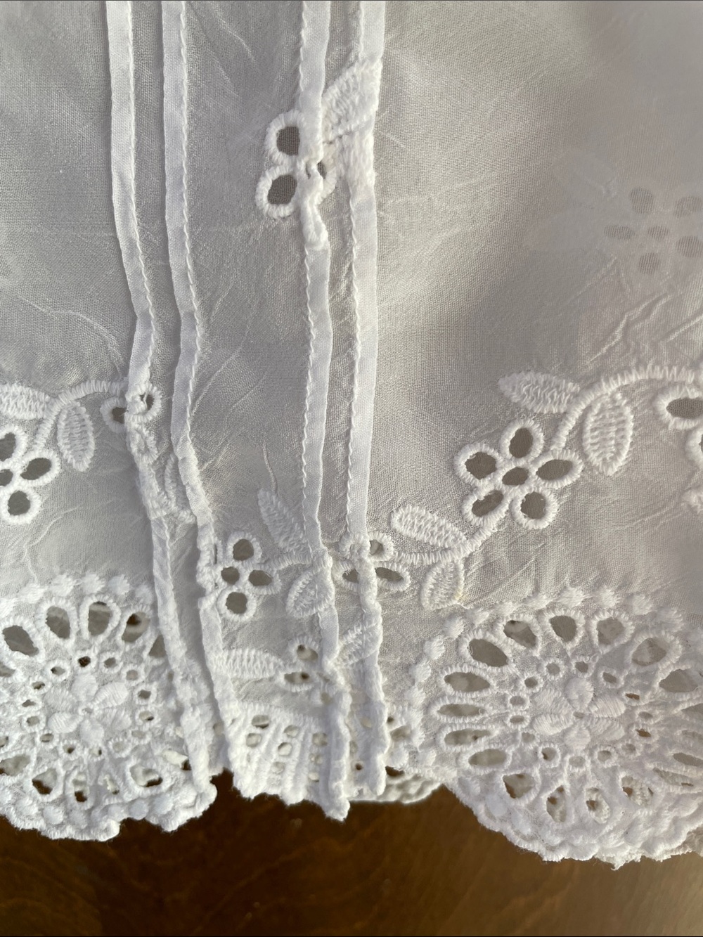 Johnny Was White Embroidered Eyelet V-Neck Tunic - Picture 4 of 5